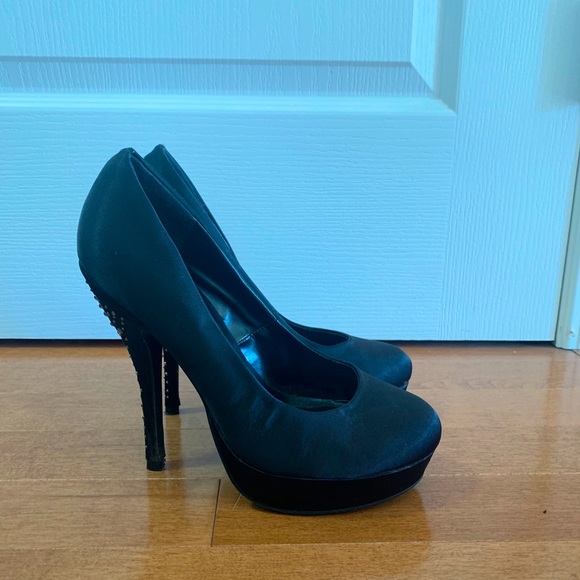 Call it Spring Platform Heels - Picture 3 of 4